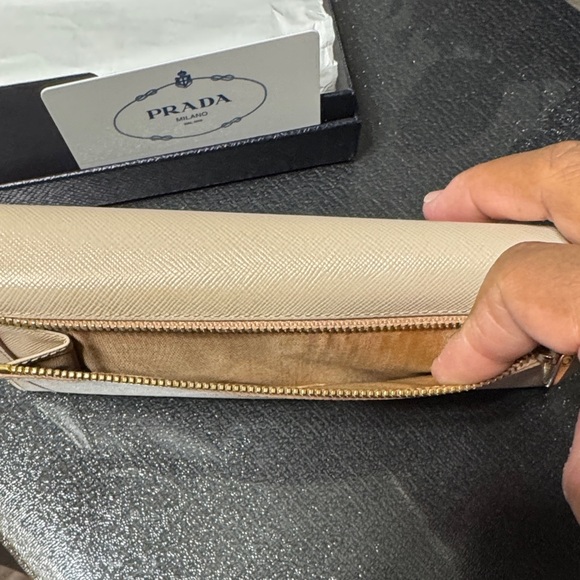 PRADA Saffiano Metal CIPRIA Wallet with Gold Logo - Picture 15 of 16